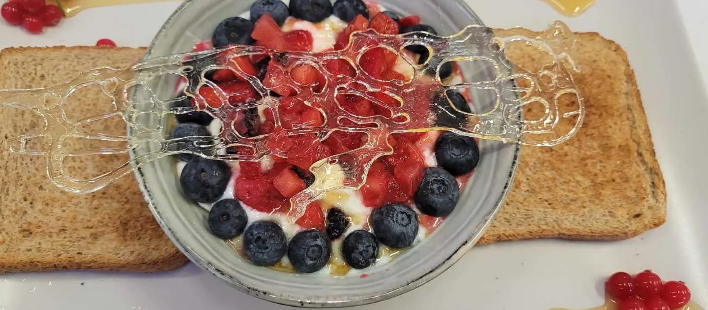 Muestra de repostería y especialidades de la carta Massini en Vigo
